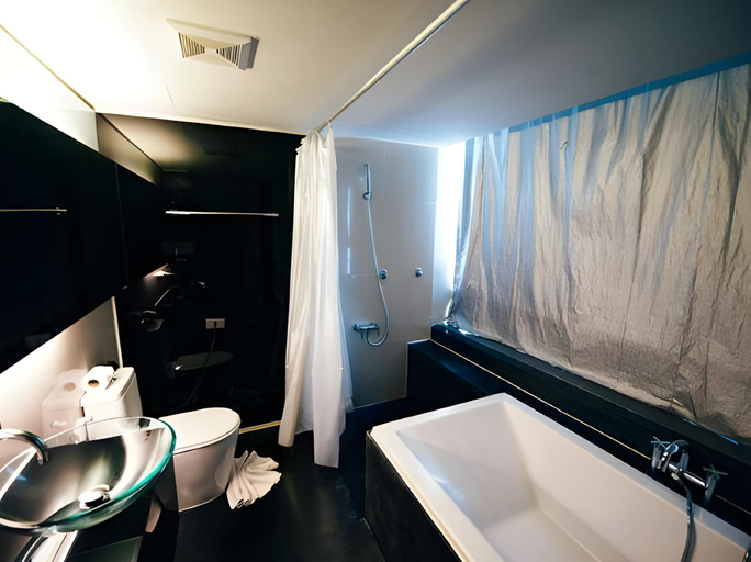 Bathroom 5, The Heritage Silom Hotel, Bang Rak