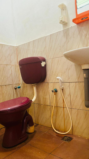 Bathroom 3, Capital O 91186 Rumah Rehat Bukit Inas, Kuala Muda