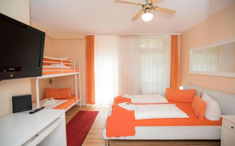 Bedroom, Pension Guesthouse Berlin, Berlin