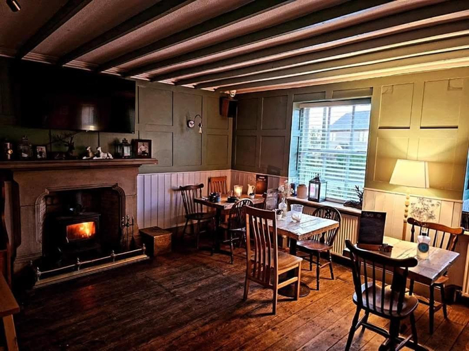 Food & Drinks 3, The Greyhound Inn Warslow, Staffordshire