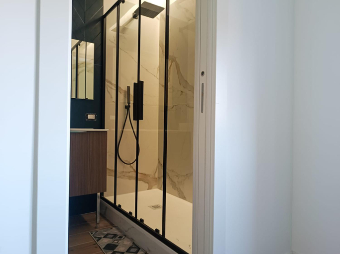 Shower 5, Le Chiavi di Polido, Caserta