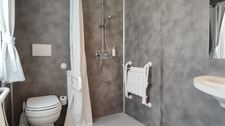 Bathroom 4, Campeggio Del Garda, Verona