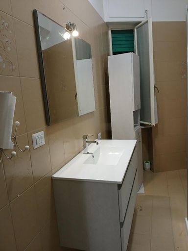 Bathroom 5, Da Livia, Bari