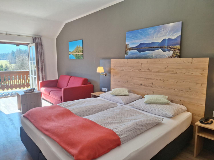 Bedroom 3, Hotel Heißenhof, Traunstein