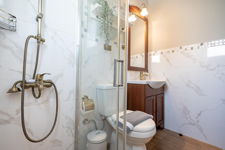 Bathroom 3, Olympia's Apartments by Traser, Attica