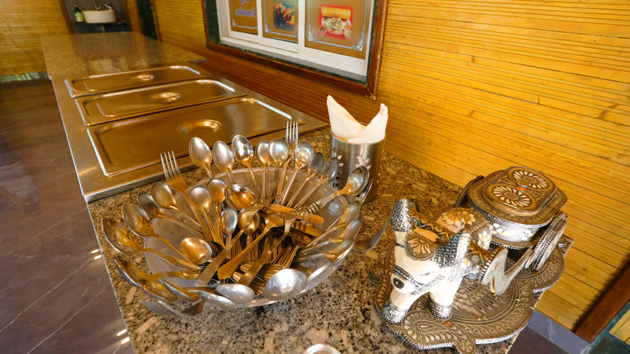 Food & Drinks 2, Shree Murlidhar Resort, Junagadh