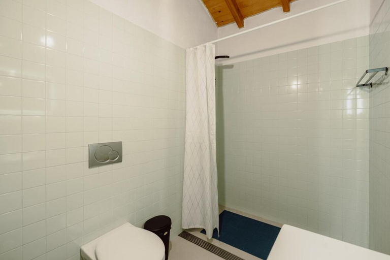 Bathroom 3, Aldeia Do Pontido, Fafe