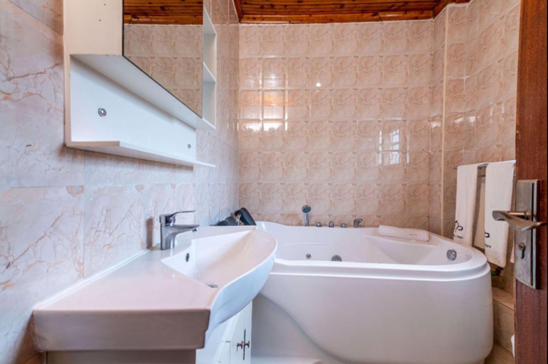 Bathroom, Hotel Troy, Langata