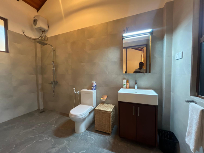 Bathroom, Turtle Beach Club, Weligama