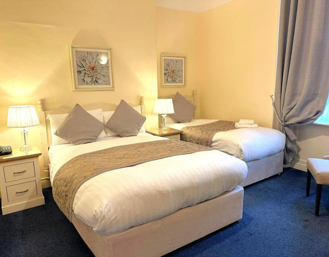 Bedroom 2, Baggot Court Townhouse, Dublin