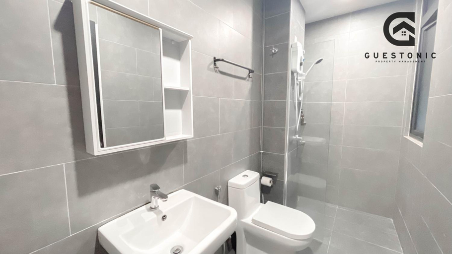 Bathroom 3, Neu Suites Cozy Studio by Guestonic, Kuala Lumpur