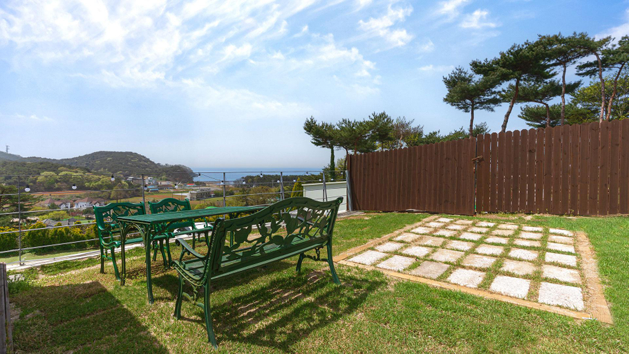 Others 5, Taean deomarae poolvilla, Taean