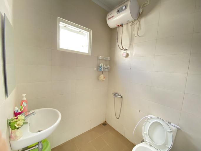 Bathroom, Villa Jeda, Malang
