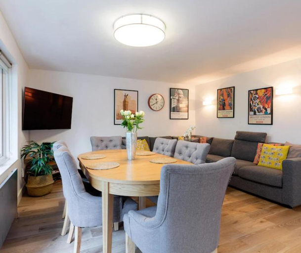 Others 3, Spacious 2 bedroom apartment, London