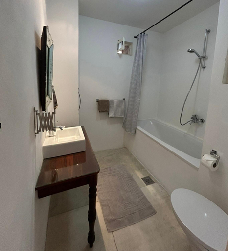 Bathroom 4, The Konoba, Šibenik