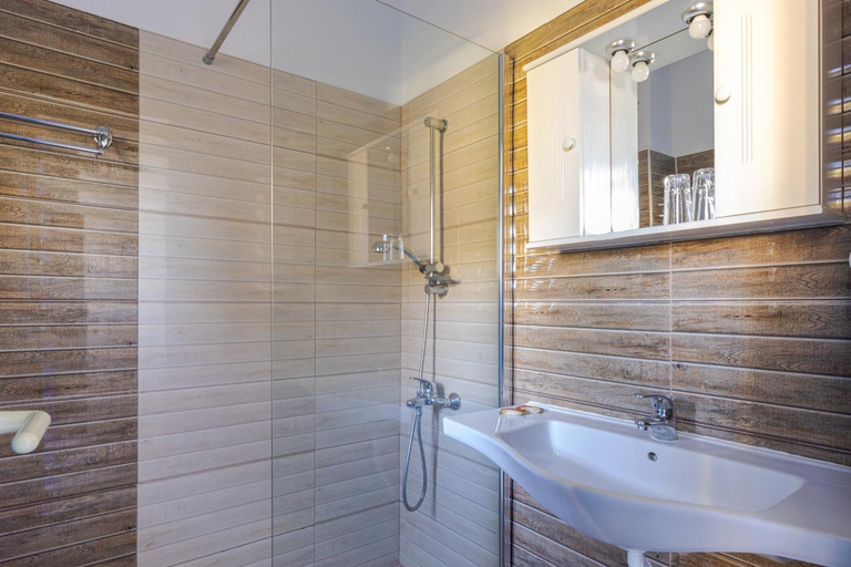 Bathroom 3, Palm Bay Hotel Sissi, Crete