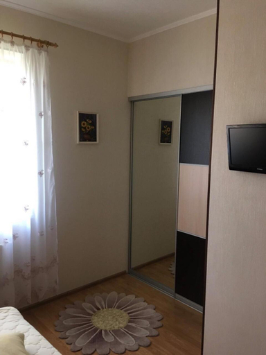 Others 4, Оксамита, Svaliavs'kyi