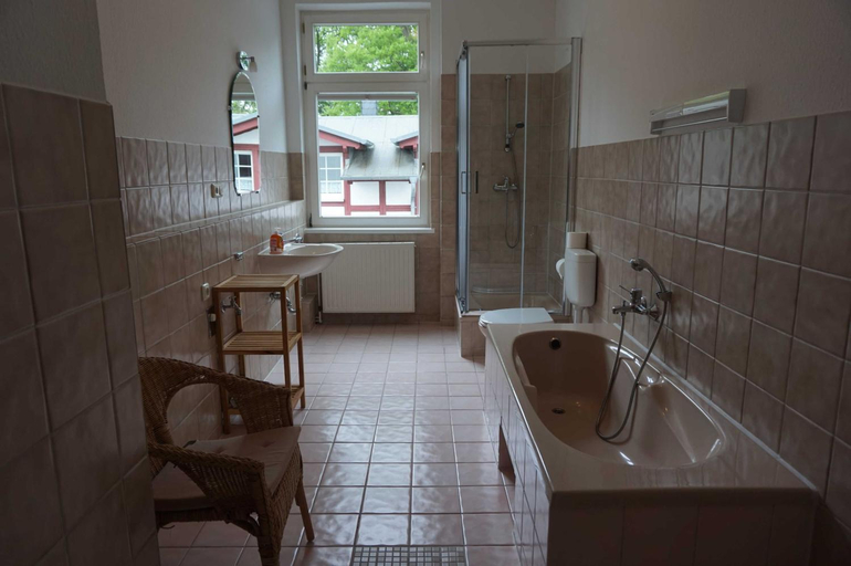 Bathroom 3, "Villa Rugen" - 300 m zum Strand, Vorpommern-Rügen