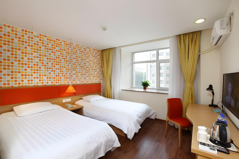 Bedroom 2, Home Inn Shenyang Tiexi Square Yunfeng South Street Qima Road, Shenyang