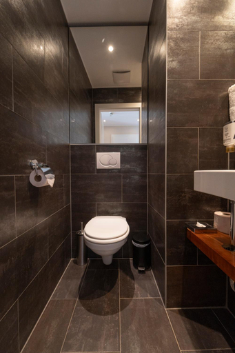 Bathroom 2, Pakat Residences, Wien