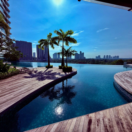 5, Macrolink 2B2R 7 pax Condo Medini near legoland, Johor Bahru