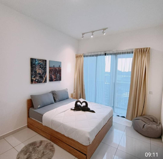 Bedroom 3, Sky Trees Bukit Indah Aeon with Wifi Netflix, Johor Bahru