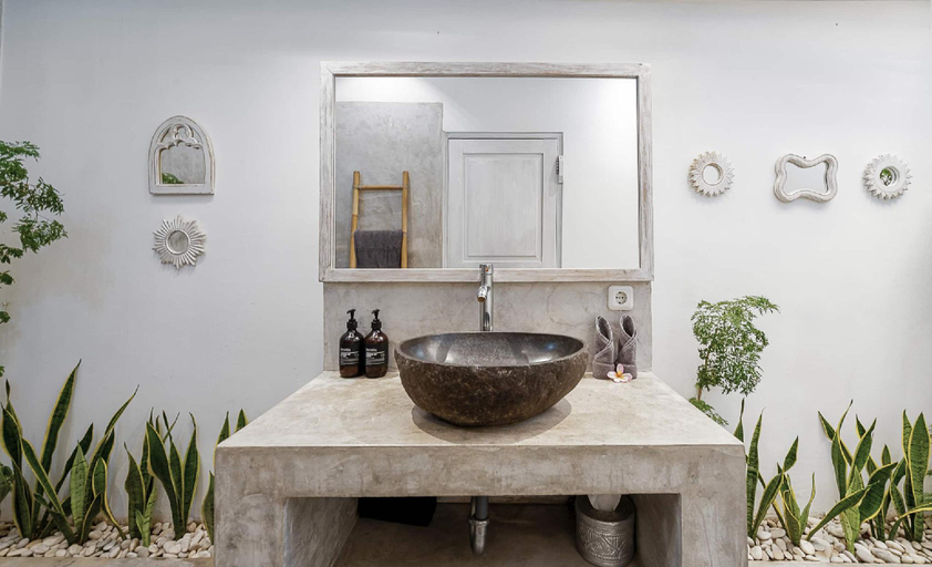 Bathroom 4, Villa Aniri - Seminyak Villa - Walk to Beach&Cafés, Badung