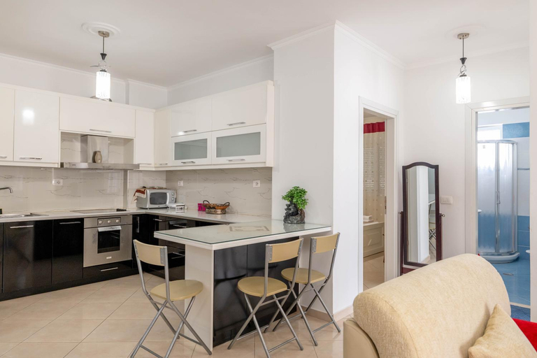 Others 5, Rei Apartments, Sarandës