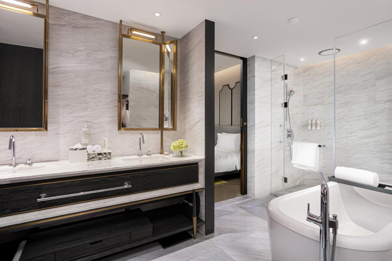 Bathroom 5, Hoiana Hotel and Suites, Da Nang