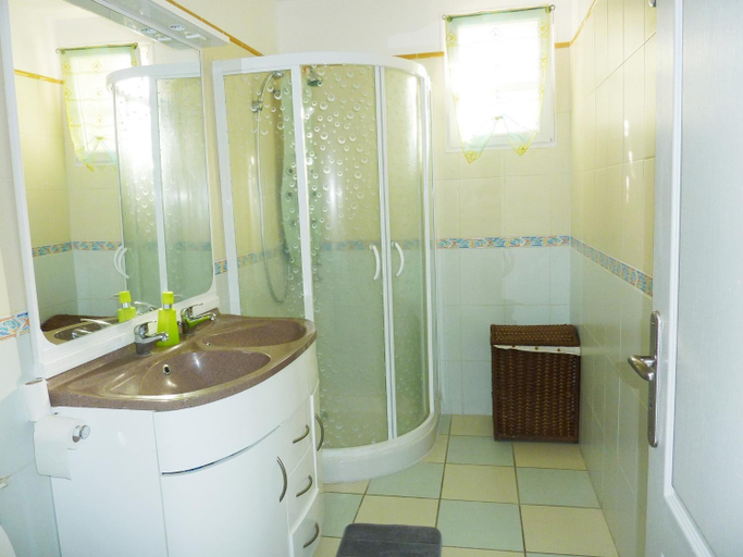 Bathroom, Relaxing Retreat in Saint-Pons, Ardèche