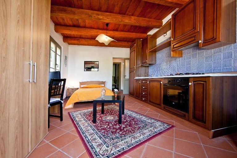 Others 5, La Casa Nel Bosco, Ascoli Piceno