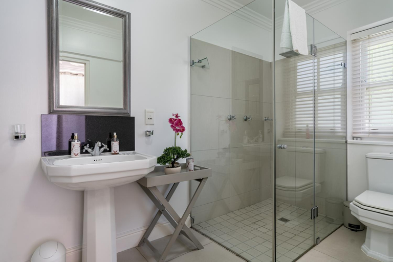 Bathroom 4, Winelands Golf Lodges 27, Cape Winelands