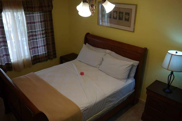 Bedroom 2, Holiday Beach Resort, Kombo Saint Mary