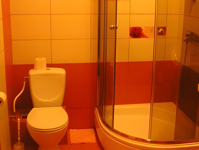 Bathroom 2, Golden Orchid Hotel, Svetlogorsk