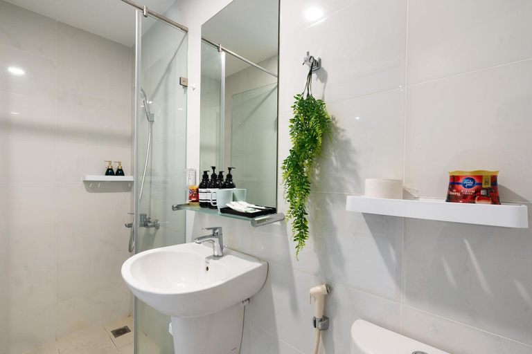 Bathroom, Masteri An Phu Heera Stay Apartment, District 2