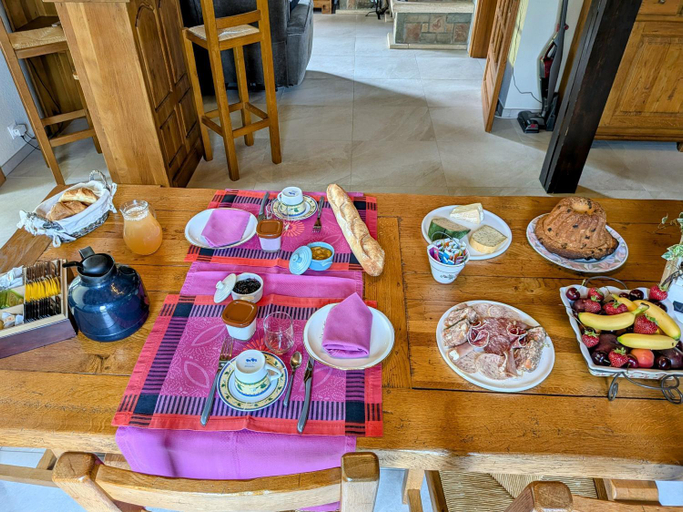 Food & Drinks, Chambre spacieuse avec piscine, spa et hammam - FR-1-589-721, Vosges