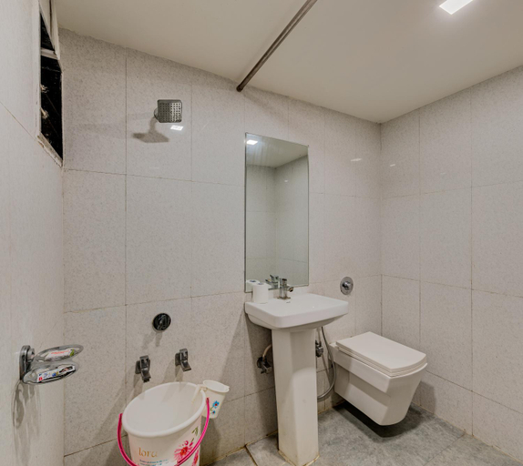 Bathroom 5, Hotel Vishram, Bijapur