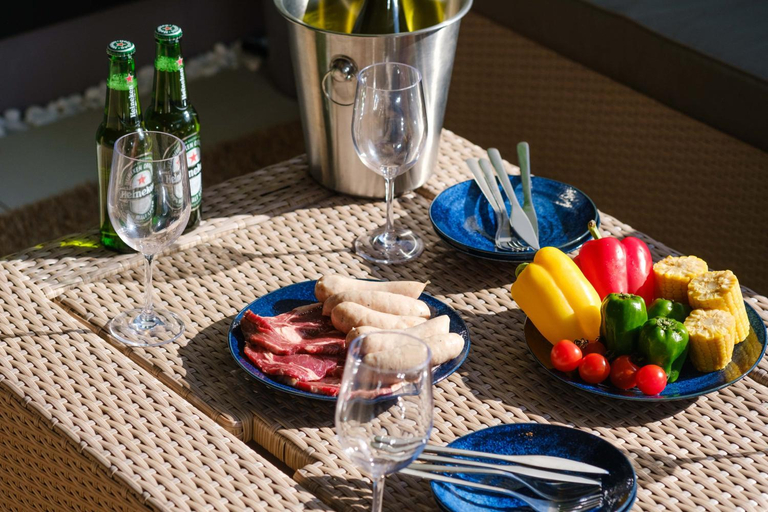 Food & Drinks 4, urban villa resort, Onna