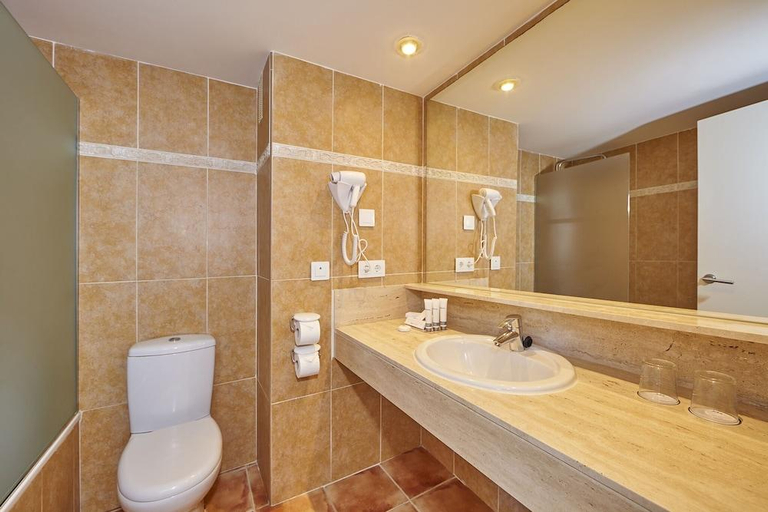Bathroom 4, Prinsotel La Pineda Hotel, Baleares