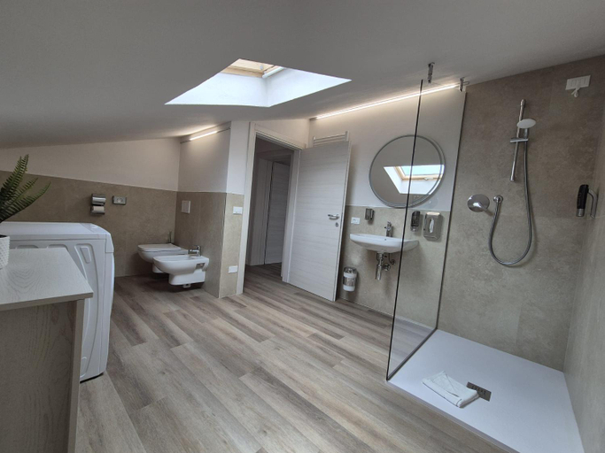 Shower 4, HOTEL MAX LAZISE, Verona