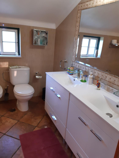 Bathroom 3, Philippe et Marie, Miranda do Corvo