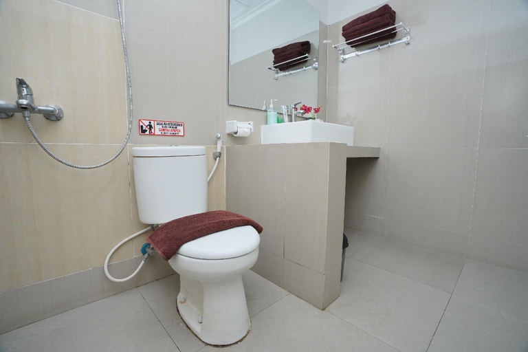 Bathroom 5, DENZ Premiere Genteng Ijo, Jakarta Selatan