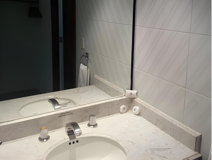 Bathroom 3, Uniko Living Roma, Mexico City
