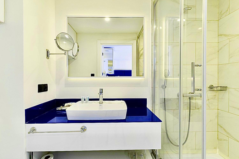 Bathroom 3, Orbi City Center Apartment Sea View, Batumi