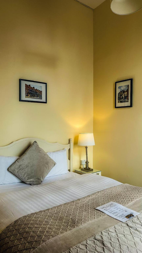 Bedroom 3, Baggot Court Townhouse, Dublin
