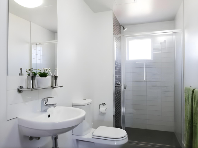 Bathroom 3, UniLodge @ UC Short Stays, Canberra