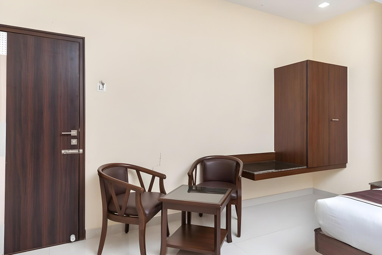Bedroom 2, HOTEL VENKAATESWARA, Tirunelveli