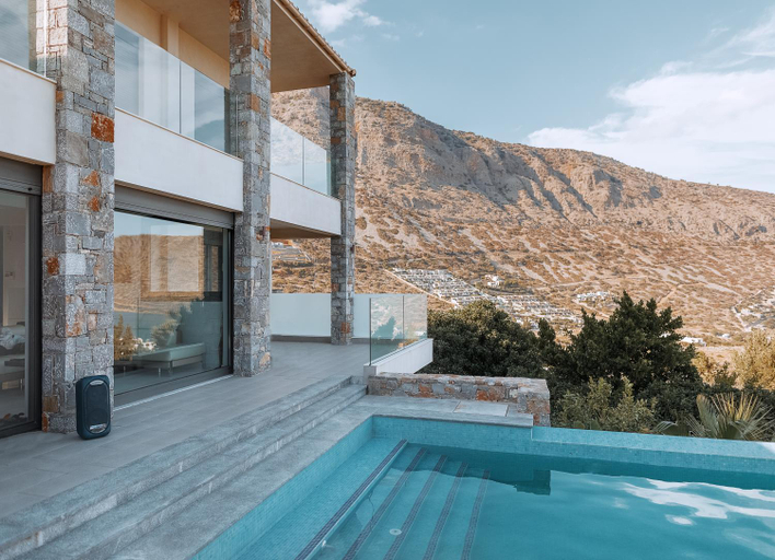 Sport & Beauty, Red Rock Villa, Crete