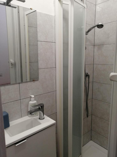 Bathroom 3, Roma Prince Inn B&B, Rome