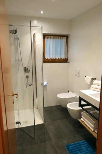 Bathroom 3, B&B Fruhlingsheim, Bolzano